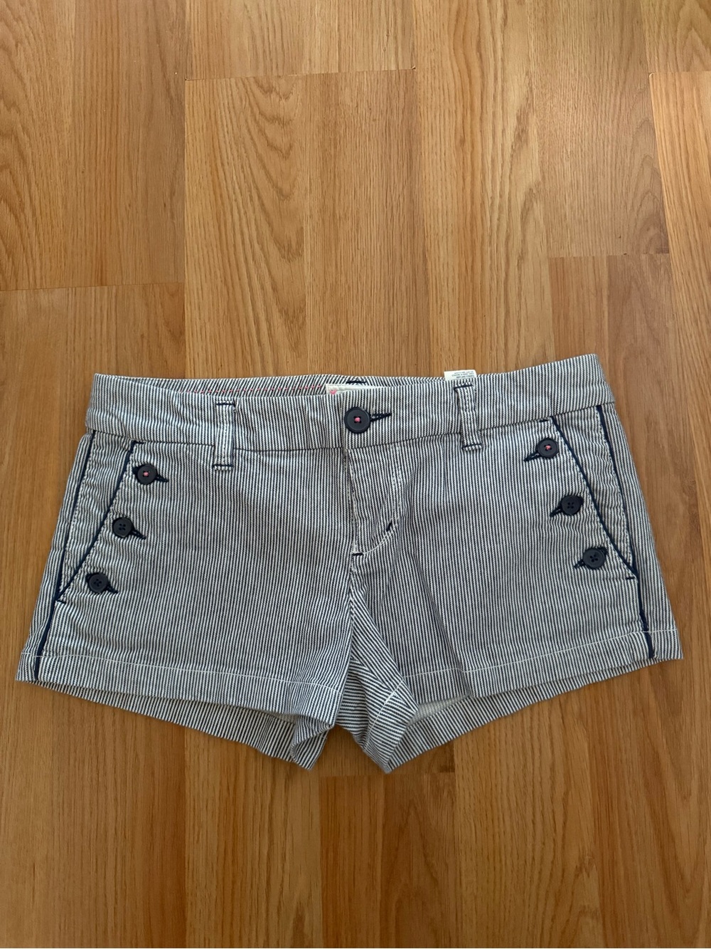 Y2K vintage American Eagle Striped Navy & White Shorts size 2